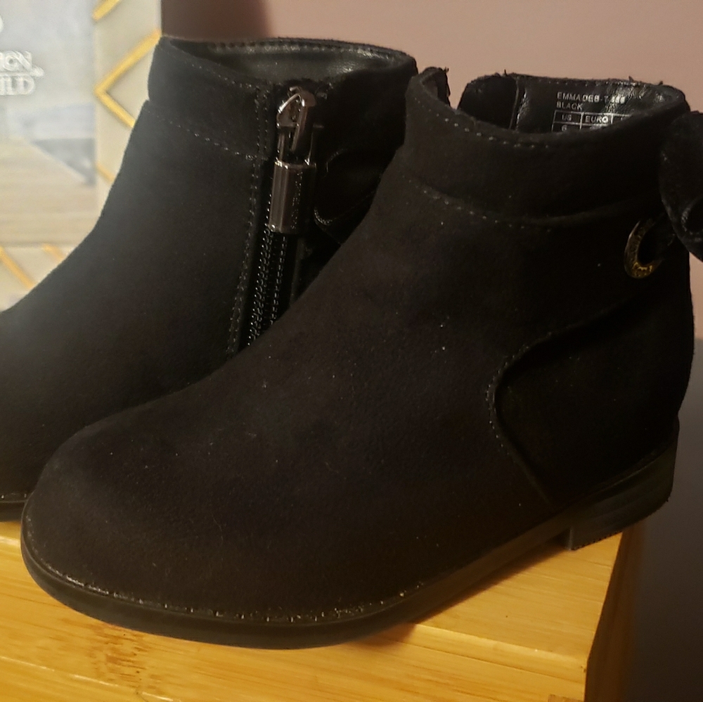 Toddler Michael Kohrs booties